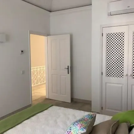 Βίλα Pinheiro - 3 Bedrooms - Lawned Area - Balcony Almancil