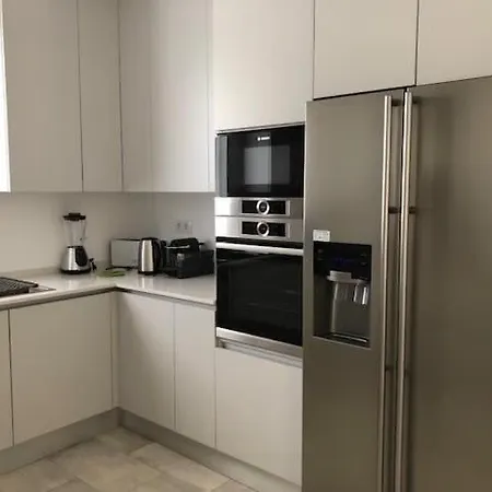 Pinheiro - 3 Bedrooms - Lawned Area - Balcony Вилла