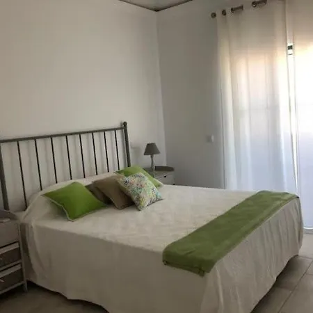 Pinheiro - 3 Bedrooms - Lawned Area - Balcony *