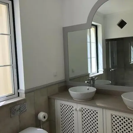 Pinheiro - 3 Bedrooms - Lawned Area - Balcony *