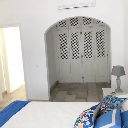 Pinheiro - 3 Bedrooms - Lawned Area - Balcony *